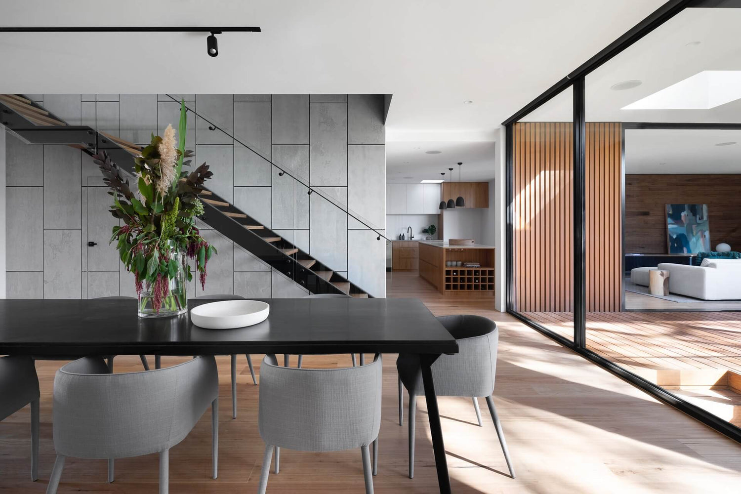 JOVIC BUILDING - Dining Area